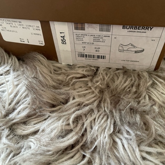 Burberry laced sneakers - Picture 5 of 6